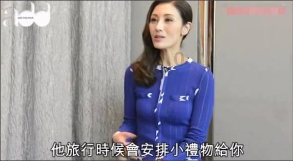 闪亮派对上的女孩